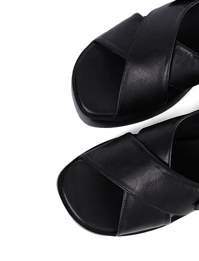 Жіночі босоніжки Attizzare шкіряні чорні - фото 5 - Miraton