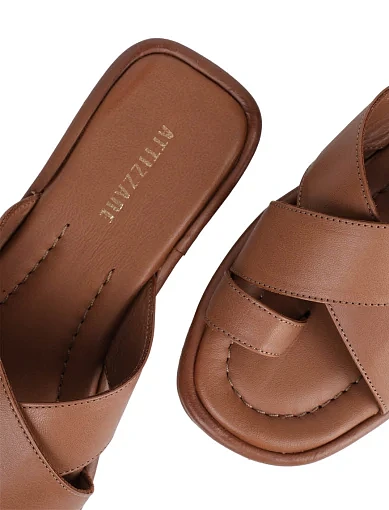 Жіночі шльопанці Attizzare шкіряні коричневі - фото 5 - Miraton