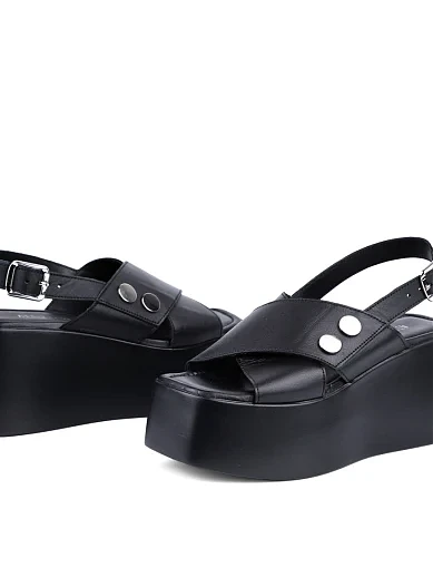 Жіночі босоніжки Attizzare шкіряні чорні - фото 2 - Miraton