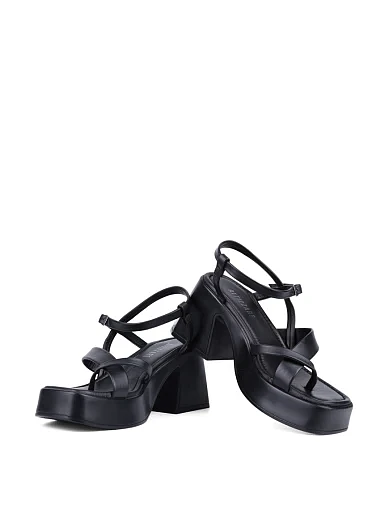 Жіночі босоніжки Attizzare шкіряні чорні - фото 2 - Miraton