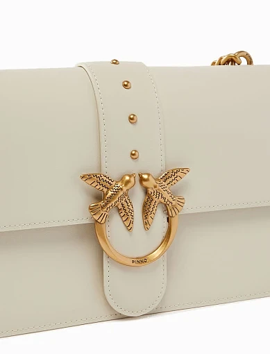 Жіноча сумка крос-боді Pinko шкіряна молочного кольору з декоративною застібкою - фото 4 - Miraton