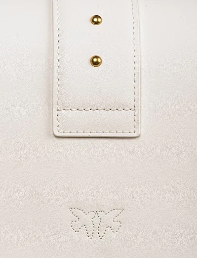 Жіноча сумка крос-боді Pinko шкіряна молочного кольору з декоративною застібкою - фото 7 - Miraton