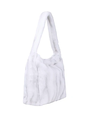 Женская сумка через плечо MIRATON из меха белая - фото 2 - Miraton
