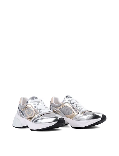 Жіночі кросівки Love Moschino шкіряні срібного кольору - фото 3 - Miraton