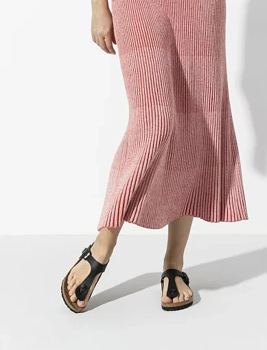 Женские шлепанцы BIRKENSTOCK Gizeh Bf из экокожи черные - фото 8 - Miraton