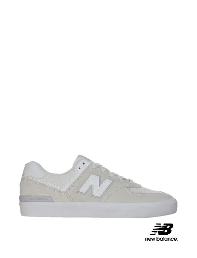 Жіночі кеди New Balance нубукові бежеві фото 1