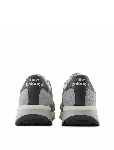 Жіночі кросівки New Balance 370 замшеві сірі - фото 5 - Miraton