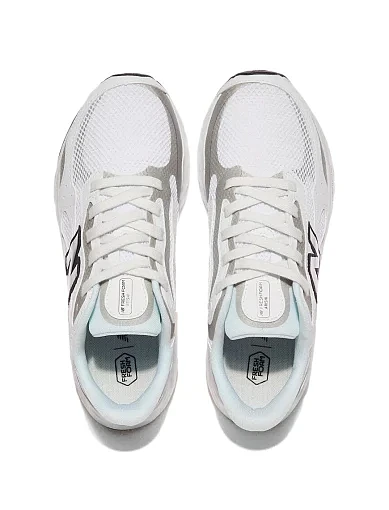 Женские кроссовки New Balance Arishi V4 Tiralux тканевые белые - фото 5 - Miraton