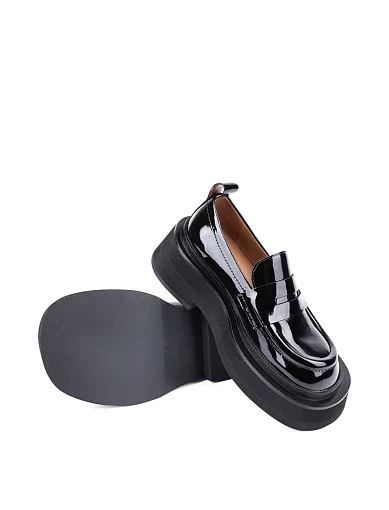 Жіночі туфлі лофери MIRATON лакові чорні - фото 2 - Miraton