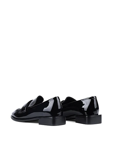 Жіночі туфлі лофери Attizzare з наплаку чорні - фото 4 - Miraton