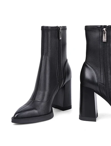 Жіночі черевики Attizzare шкіряні чорні(2559-0601-1R) - фото 2 - Miraton