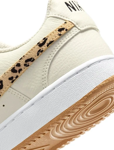 Жіночі кросівки Nike Court Vision тканинні бежеві - фото 8 - Miraton