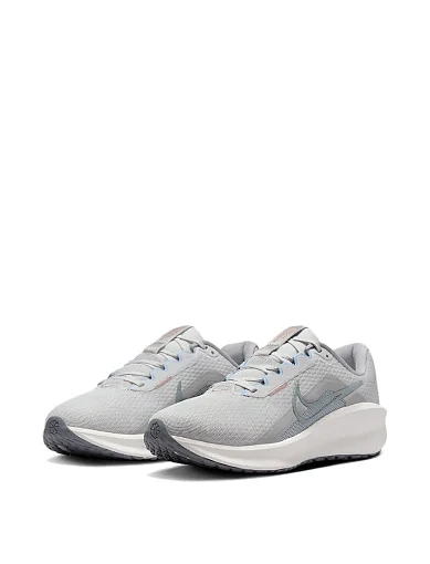 Жіночі кросівки раннери Nike DOWNSHIFTER 13 тканинні сірі - фото 3 - Miraton
