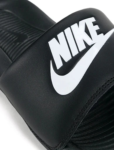 Жіночі шльопанці Nike VICTORI ONE гумові чорні - фото 7 - Miraton