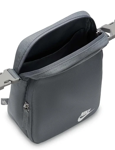 Чоловіча сумка месенджер Nike тканинна сіра (DB0456-084) - фото 5 - Miraton