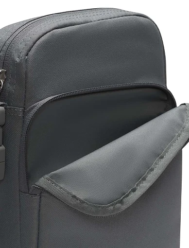 Чоловіча сумка месенджер Nike тканинна сіра (DB0456-084) - фото 6 - Miraton