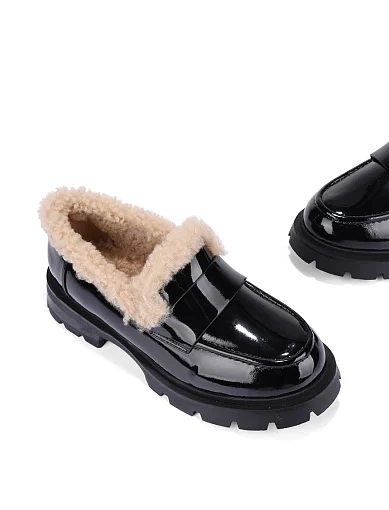 Жіночі туфлі з наплаку чорні - фото 2 - Miraton