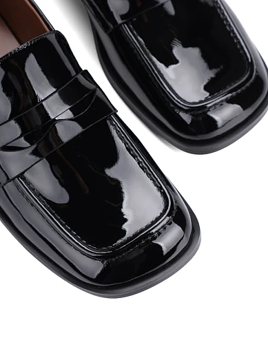 Женские туфли лоферы MIRATON лаковые черные - фото 6 - Miraton