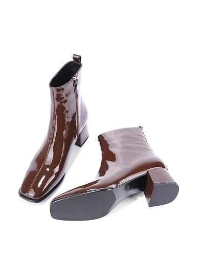 Женские ботинки Attizzare из наплака коричневые - фото 2 - Miraton