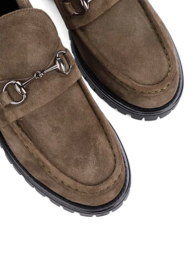 Жіночі черевики лофери Attizzare велюрові зелені - фото 5 - Miraton