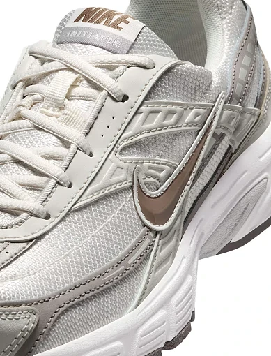 Жіночі кросівки Nike Initiator Phantom шкіряні бежеві - фото 7 - Miraton