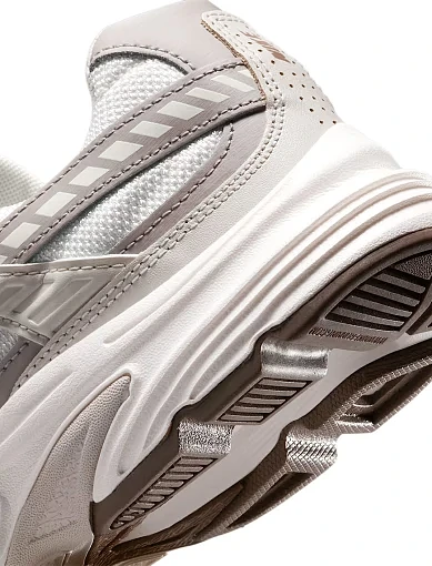 Жіночі кросівки Nike Initiator Phantom шкіряні бежеві - фото 8 - Miraton