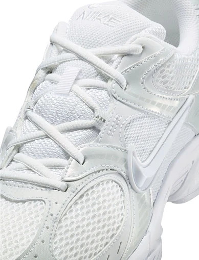 Жіночі кросівки Nike V5 Rnr текстильні білі - фото 8 - Miraton