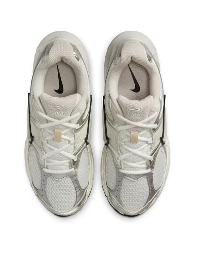 Жіночі кросівки Nike V5 Rnr текстильні бежеві - фото 4 - Miraton