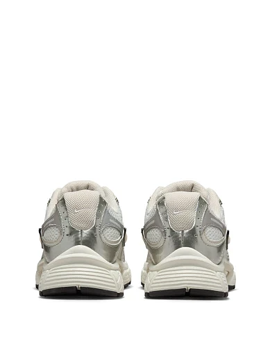 Жіночі кросівки Nike V5 Rnr текстильні бежеві - фото 5 - Miraton