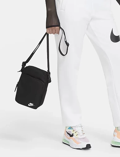 Сумка крос-боді Nike текстильна чорна - фото 2 - Miraton