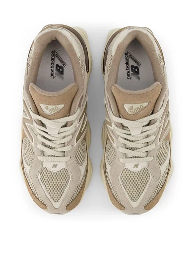 Жіночі кросівки New Balance 9060 замшеві бежеві - фото 4 - Miraton