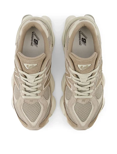 Жіночі кросівки New Balance 9060 замшеві бежеві - фото 3 - Miraton