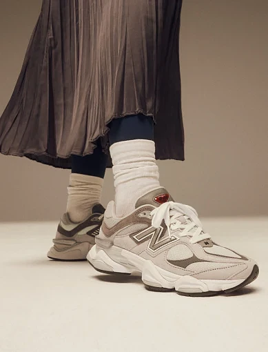 Кроссовки New Balance 9060 замшевые серые - фото 7 - Miraton