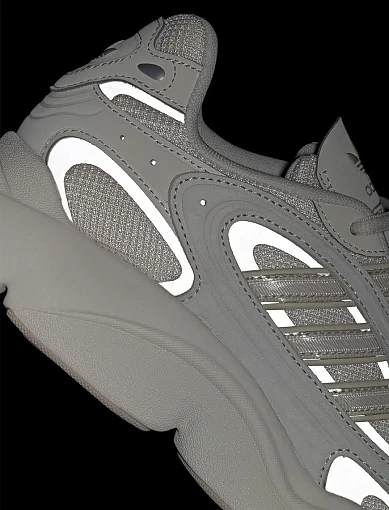 Жіночі кросівки Adidas OZMILLEN шкіряні молочного кольору - фото 9 - Miraton