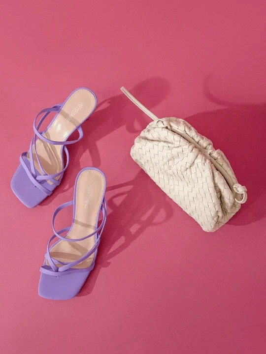 Модные сумки на лето 2021: ‌поуч‌ ‌и‌ ‌хобо‌ ‌–‌ ‌эффектное‌ ‌дополнение‌ к стильному образу