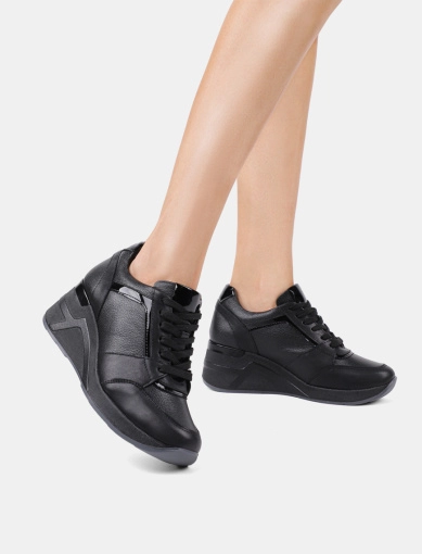 Жіночі кросівки чорні шкіряні фото 1