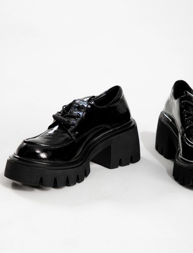 Женские туфли оксфорды черные наплаковые фото 1